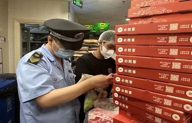 J9九游会 九游会J9曾红极一时的必胜客年入660亿的餐饮巨头为何如今屡遭翻车！(图8)