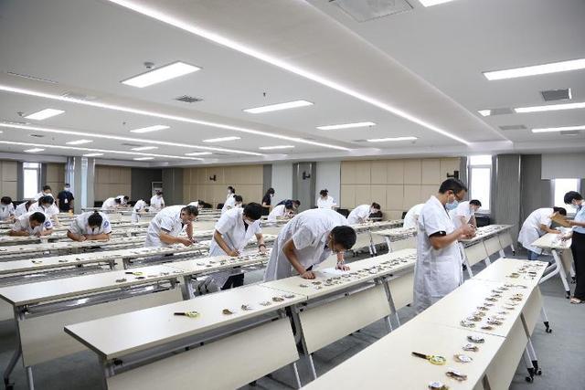 “才聚鸢都•技能兴潍”第J9九游会 九游会J9三届潍坊市职业技能大赛—食品、药品检验检测竞赛成功举办(图1)