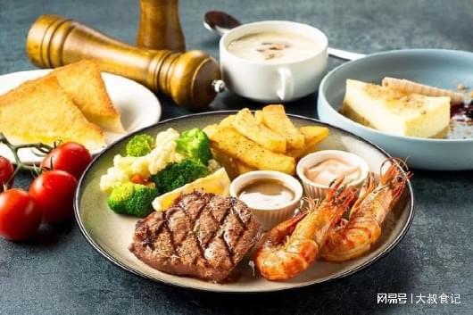 中老年人饮食需健康这3类食物不要再吃了越吃血压越高J9九游会 九游会J9(图2)