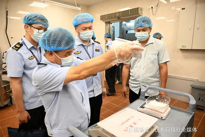 J9九游会 九游会J9茂名：开学啦！校园及周边食品安全怎么样？现场直击！(图4)
