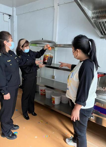 J9九游会 九游会J9甘肃省山丹县市场监管局开展秋季校园食品专项检查(图1)