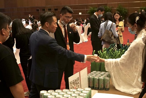 J9九游会 九游会J9良草纲目亮相餐饮界奥斯卡传承百年汉方饮品快消引领关注(图3)