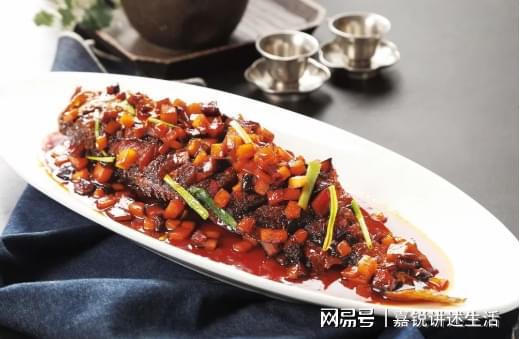 J9九游会 九游会J9全聚德：坚持守正创新加速推进餐饮、食品各项业务升级落地(图1)