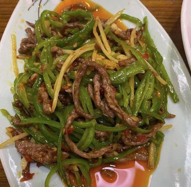 J9九游会 九游会J9成都一家很多明星打卡过的食堂开了50多年老板还过电影(图8)