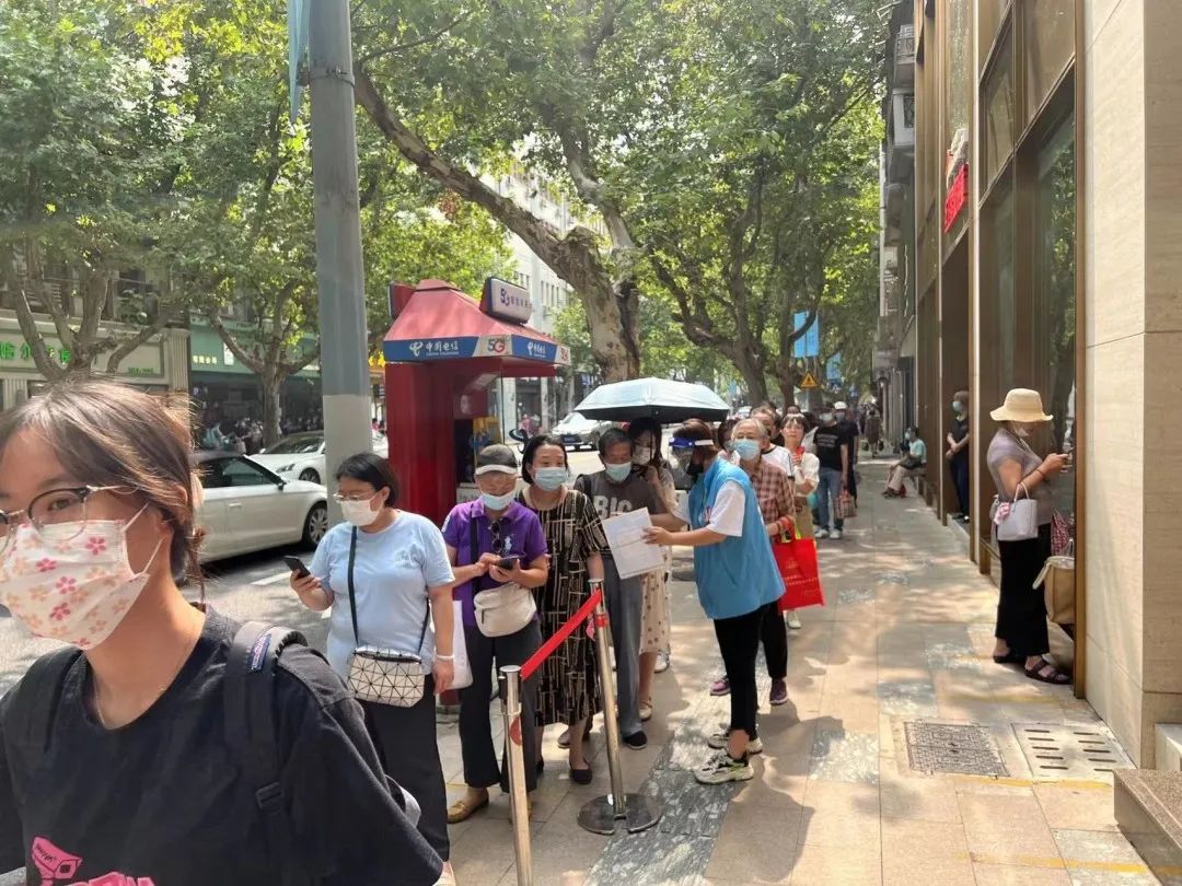 诚信兴商典型案例｜​老字号新网红 在守与变中传承——光明邨大酒家J9九游会 九游会J9(图10)
