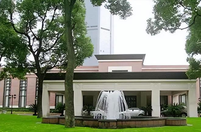 J9九游会 九游会J9杜月笙去饭馆吃饭排2小时还没到自己给老板娘5万大洋扩充店面(图6)