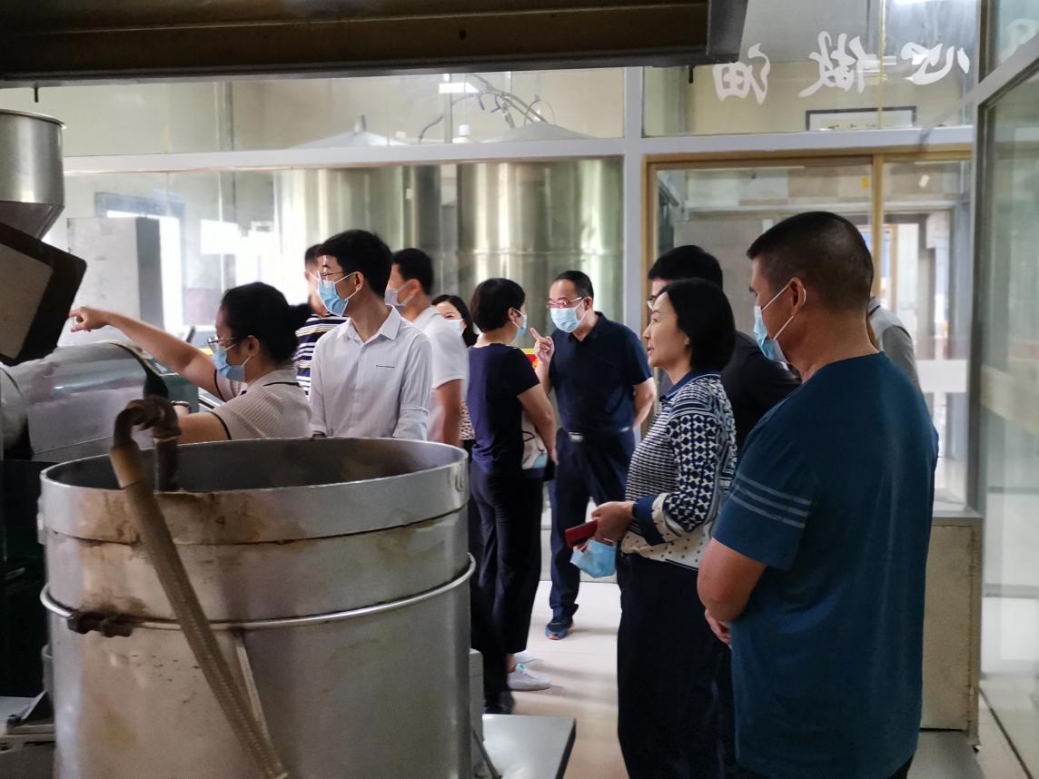 《广东省食品生产加工小作坊小餐饮和食品摊贩管理条例》立法J9九游会 九游会J9调研组到清远开展立法调研(图1)