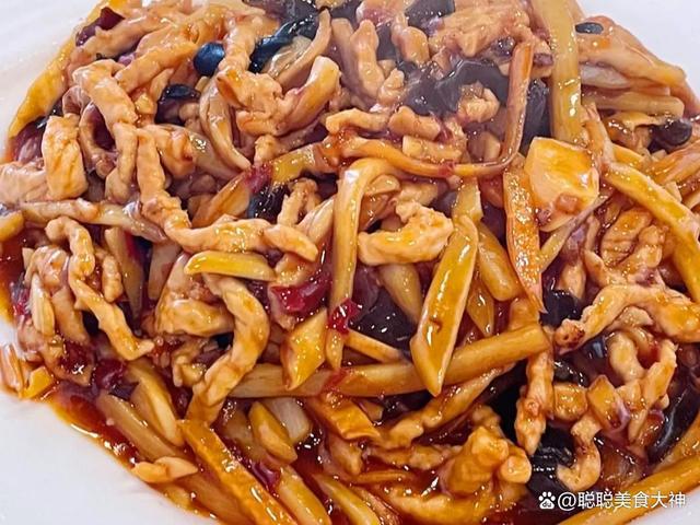 青岛京剧院旁重庆一家人开了二十多年的川菜馆仨人两个J9九游会 九游会J9菜吃过瘾(图3)