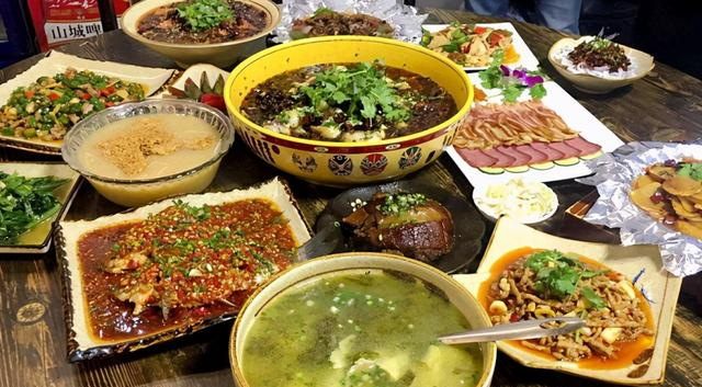 去川菜馆吃饭一旦点了这3道菜店员立马就能认出你J9九游会 九游会J9不是四川人(图1)