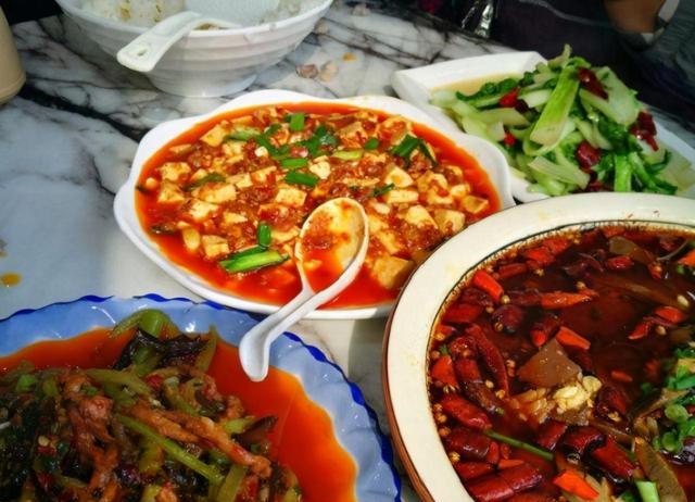 去川菜馆吃饭一旦点了这3道菜店员立马就能认出你J9九游会 九游会J9不是四川人(图2)