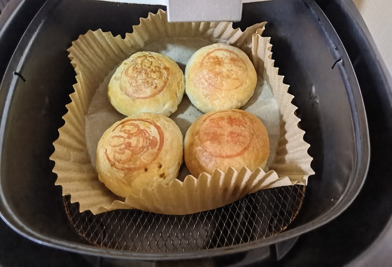 J9九游会 九游会J9上海鲜肉月饼市场有多“卷”？两条马路就有超过20个品牌、近100种口味！(图43)