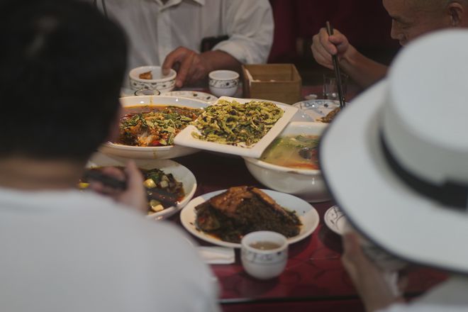 周杰伦车库的电瓶车都停到这家川菜门口了J9九游会 九游会J9(图5)