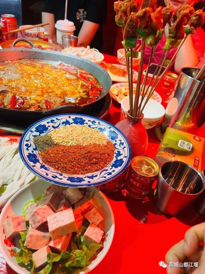 九游会J9 J9九游会国庆来都江堰吃什么！必打卡的地道美食、私房江湖菜、火锅串串大餐小吃满足你的胃(图21)