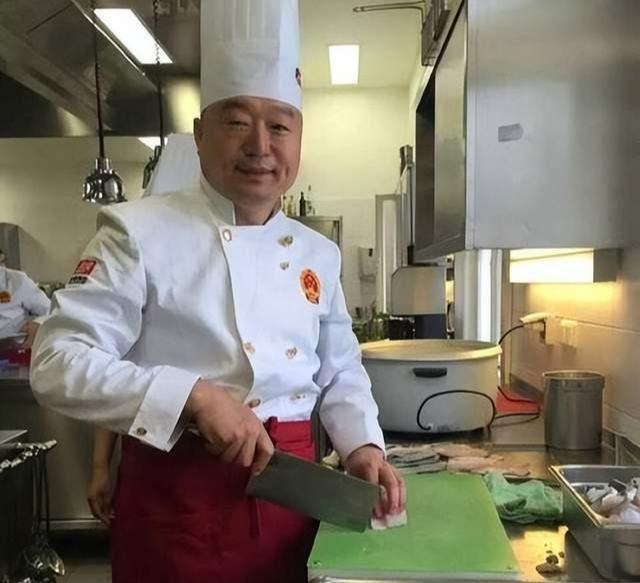 九游会J9 J9九游会厨神罗永存：农村小子逆袭一道松鼠鱼打败20多个国家的厨师(图1)