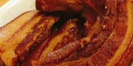 J9九游会 九游会J9四川大姨卖快餐6种肉吃到饱日入万元食客每天排队到街上(图1)