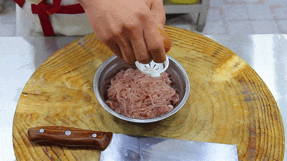 川菜代表之作鱼香肉丝咸鲜酸甜色J9九游会 九游会J9泽棕红但想做好很有讲究(图5)