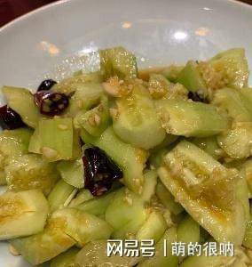 九游会J9 J9九游会北京小伙晒酒局走红10人花500块钱网友：这性价比真高(图8)