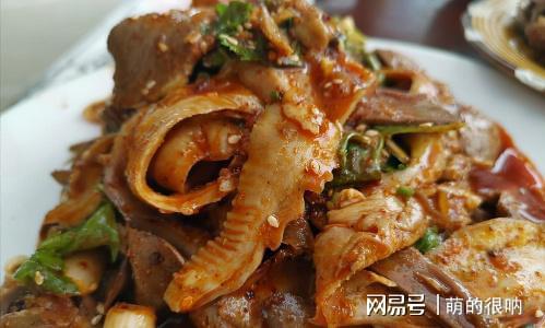 成都泥巴地里的苍蝇馆子门口停满豪车客人巨多吃一次不想再来九游会J9 J9九游会(图3)