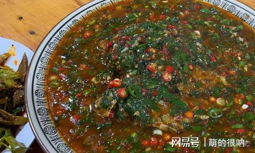 成都泥巴地里的苍蝇馆子门口停满豪车客人巨多吃一次不想再来九游会J9 J9九游会(图5)