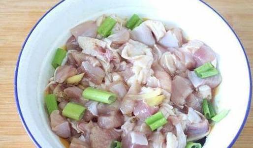 教你一招辣子鸡丁这样做香辣可口麻辣脆爽太下饭J9九游会 九游会J9(图2)