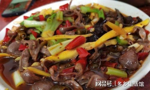九游会J9 J9九游会重庆小镇上的苍蝇馆子婆媳2代传承市区人开车40公里排队吃(图2)