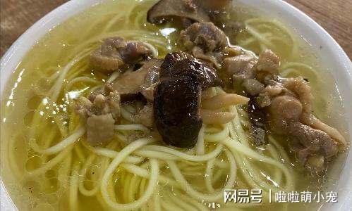 四川这家苍蝇馆子1008元能吃7个菜网友：店家含泪赚600元九游会J9 J9九游会(图2)