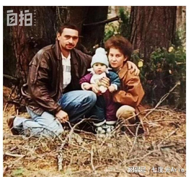 J9九游会 九游会J9我俄罗斯女孩曾被川菜辣进喜欢李白会用中文写诗(图2)