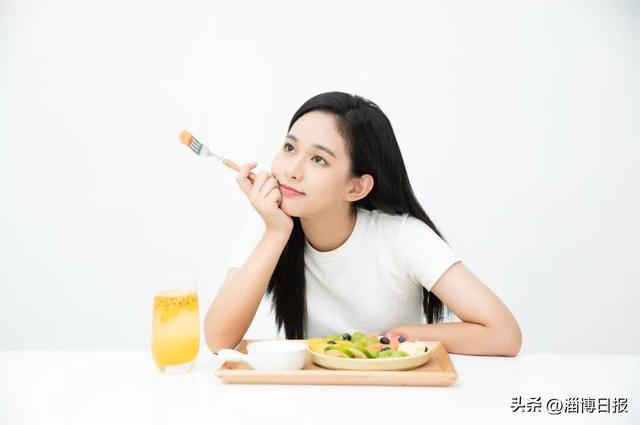 J9九游会 九游会J9吃饭快 VS 吃饭慢的人到底哪个更健康？(图2)