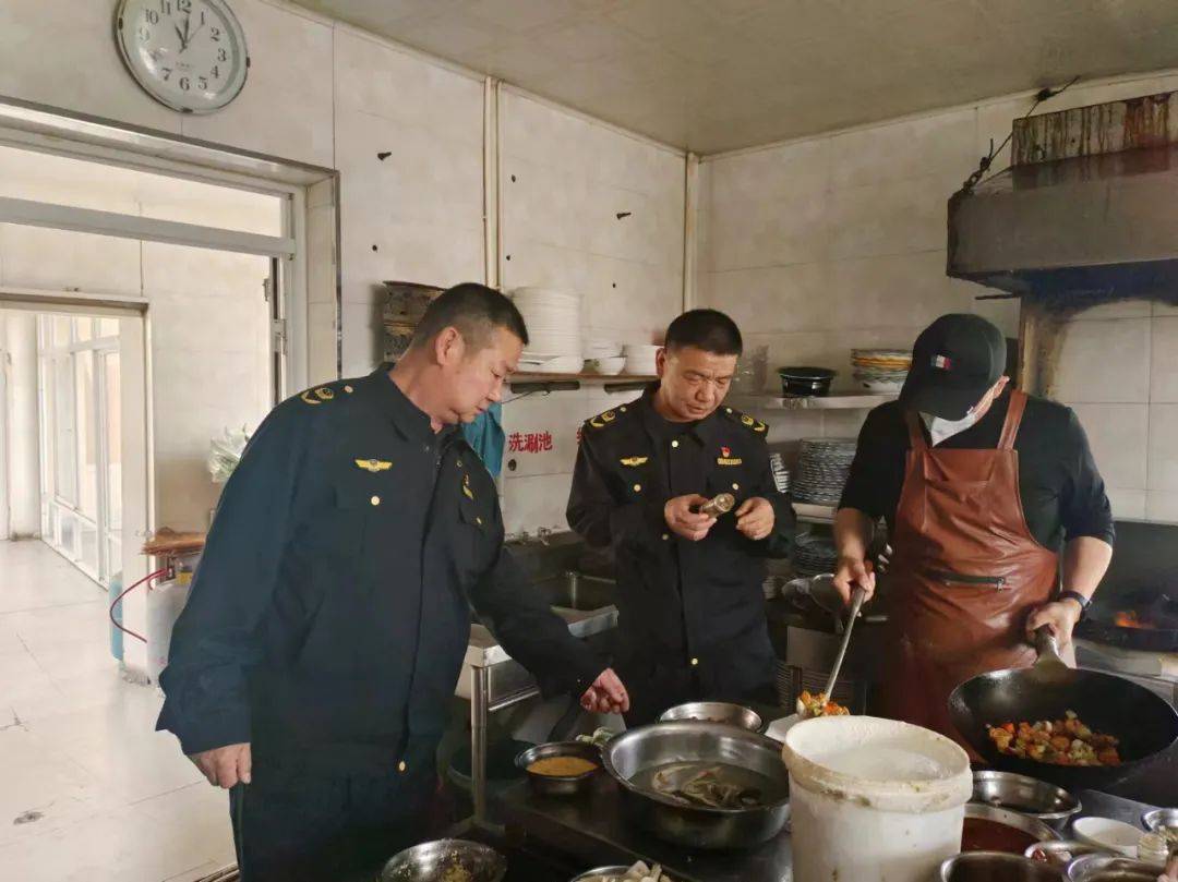 九游会J9 J9九游会【治理】元宝山区市场监管局组织开展网络餐饮食品安全专项治理(图2)