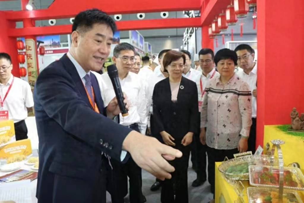 J9九游会 九游会J9中国国际食品餐饮博览会在长沙举行 陕西馆成为最具人气美食打卡地(图1)